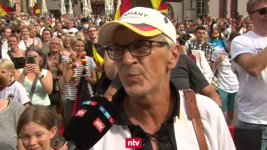 Tausende Fans würdigen Deutschlands EM-Heldinnen