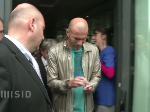 Nach Kritik von Konservativen: Katar enfernt Statue von Zidane