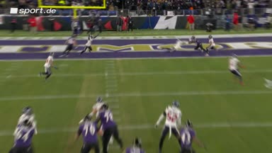 Nach Fast-Pick läuft Lamar in die Endzone