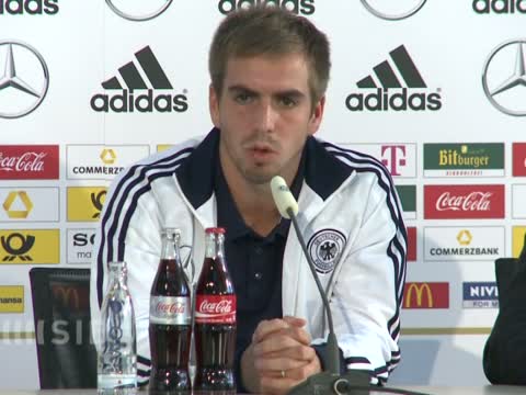 Kapitän Lahm warnt: "Ibrahimovic ist ein überragender Stürmer"