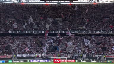 Highlights: Zauber-Kopfball beschert SGE den Sieg