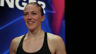 Steffi Noppinger drückt den Buzzer