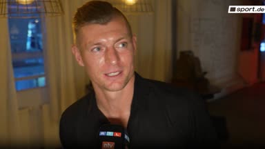 "Vom Tisch": Kroos äußert sich zu Neuer-Comeback "Vom Tisch": Kroos äußert sich zu Neuer-Comeback