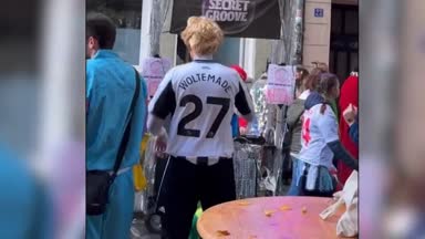 "Perückchen auf ...": Woltemade reagiert auf Double