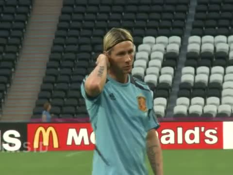 Torres schnappt Gomez den Torjäger-Titel weg