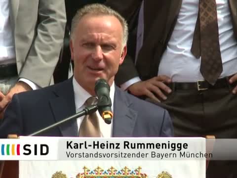 Saisonauftakt in Bayern: Gute Laune und Druck für Guardiola