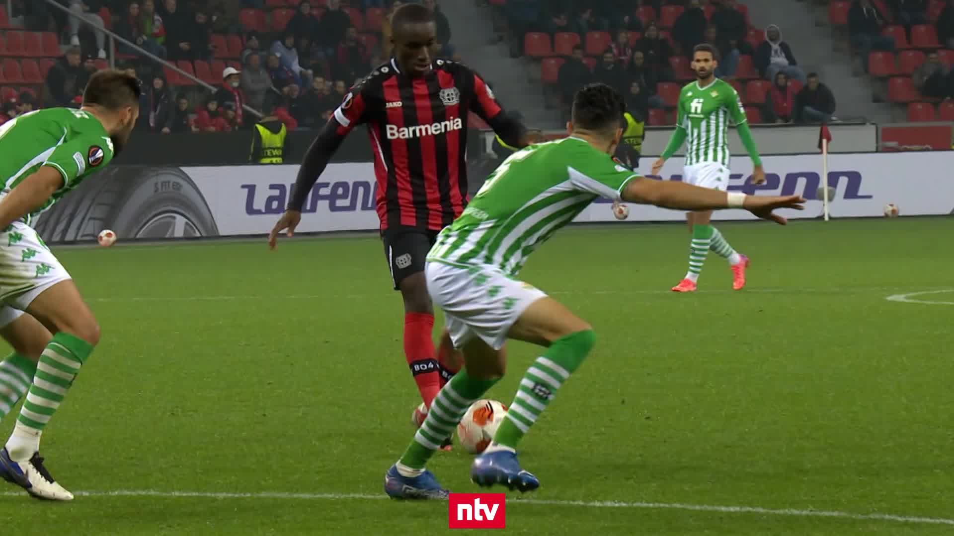 Wirtz im Blickpunkt: Bayer träumt vom Halbfinale