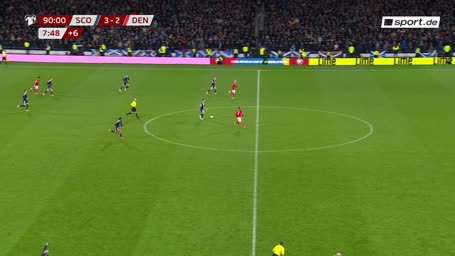 Von der Mittellinie! Schotten-Tor für die Ewigkeit