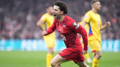 Türkei zittert sich ins "Quali-Finale" Türkei zittert sich ins "Quali-Finale"