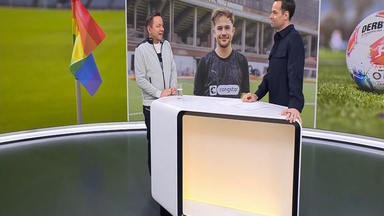 "Alle ducken sich weg" - Homosexualität im Fussball