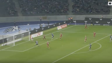 Hertha vergibt Mega-Chance - und gewinnt spät! Hertha vergibt Mega-Chance - und gewinnt spät!