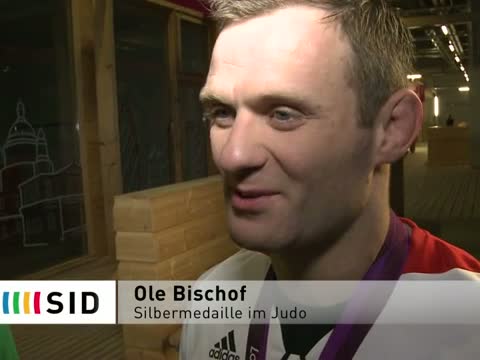 Tasiadis freut sich wie ein Schnitzel, Bischof findet's spitze