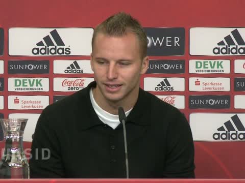 Bayer Leverkusen-Trainer Robin Dutt mit Respekt vor Schalke 04