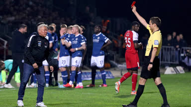 Debatte um Unsportlichkeit im Profifußball