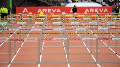 Irre! Leichtathletin erreicht Ziellinie via Purzelbaum
