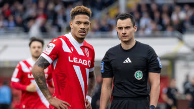 Schiri arbeitet Rassismus-Eklat auf