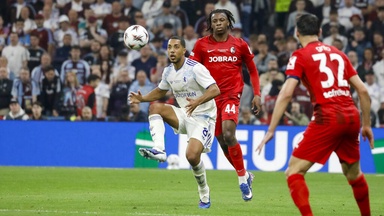 Tielemans per Volley: Freiburg im EL-Finale hinten