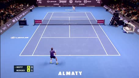 Highlights: Medwedew holt ersten Titel seit 882 Tagen