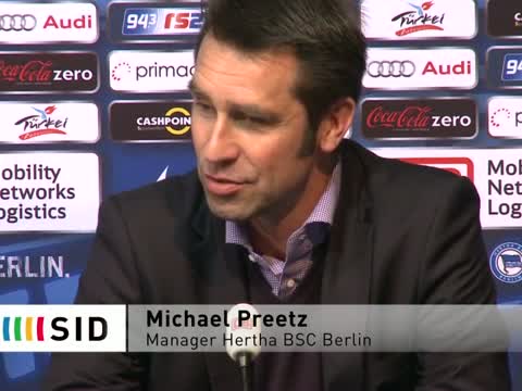 Relegation: Hertha-Trainer Rehhagel gibt sich locker