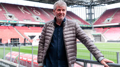 Feuerwehrmann Funkel soll FC-Aufstieg retten