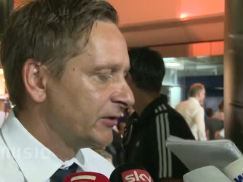 Horst Heldt: "Aogo hilft uns ungemein"