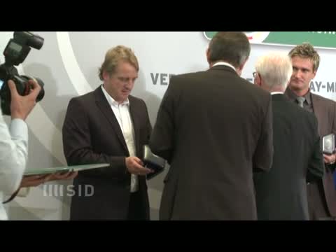 "Fair ist mehr" - DFB ehrt Büskens, Klose und Hafner