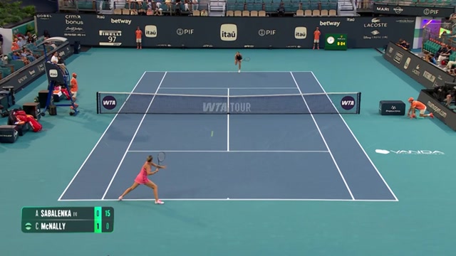Highlights: Sabalenka besiegt Lokalmatadorin Highlights: Sabalenka besiegt Lokalmatadorin