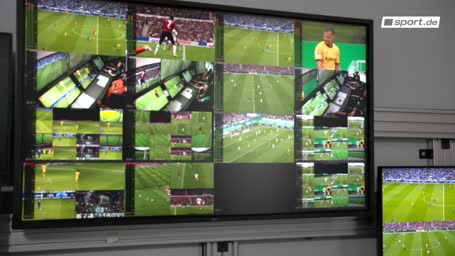 Wirbel ohne VAR: Schiris zu sehr an Technik gewöhnt? Wirbel ohne VAR: Schiris zu sehr an Technik gewöhnt?