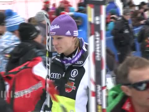 Riesch patzt in der Abfahrt und verliert Gesamtführung an Vonn