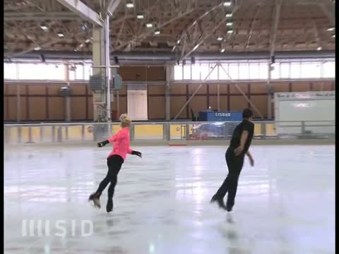 Savchenko/Szolkowy präseniteren neue Programme