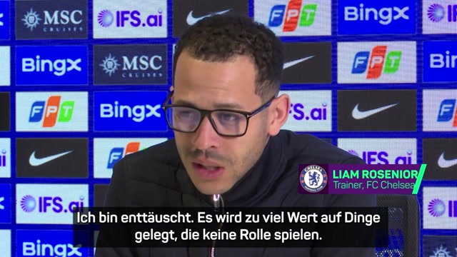 Chelsea-Coach erklärt kuriosen Spielerkreis um Schiri Chelsea-Coach erklärt kuriosen Spielerkreis um Schiri