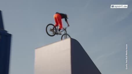 BMX-Freestyler gelingt historischer Stunt