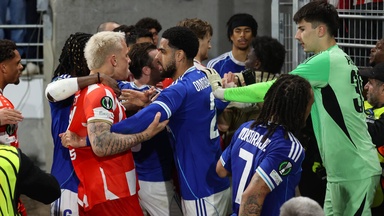 Matthäus: "Sowas gehört nicht auf den Fußballplatz"