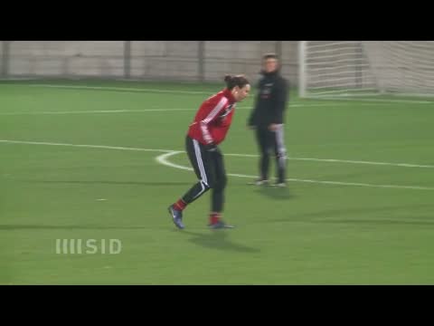 Prinz vs. Popp: Weltfußballerin gegen Shootingstar