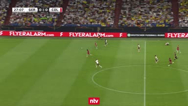 Klasse Grätsche: Thiaw rettet in höchster Not