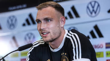 LIVE: DFB-PK mit David Raum und Ridle Baku