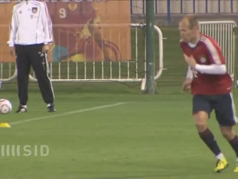 Bayern warten auf Gustavo