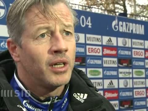 Schalke und Keller vor Stuttgart-Spiel unter Druck