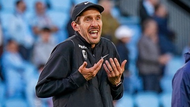 Emotionaler Schuster nach Sieg überglücklich