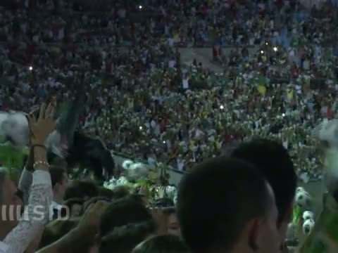 Eröffnungsfeier des Maracanã-Stadions von Protesten überschattet