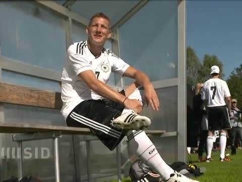 DFB: Wieder mit Schweinsteiger - noch ohne Adler