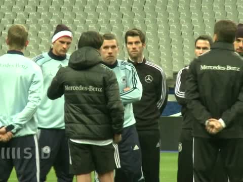 Historischer Sieg: Özil und Co. beeindrucken in Frankreich