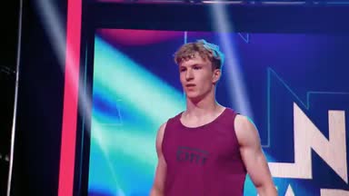 Newbie Tim Wolf jagt durch den Parcours