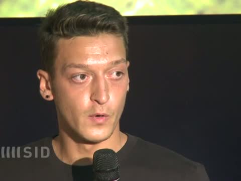 Özil beendet Gerüchte: "Ich bleibe bei Real"
