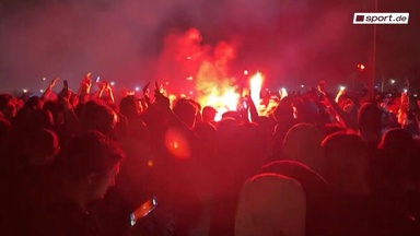 Paris feiert - und randaliert