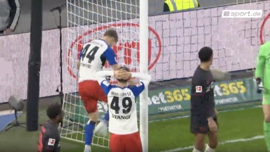 Der Pfosten leidet: HSV-Star stinksauer