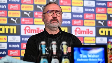 Kiel-Coach Tim Walter motzt Journalisten an Kiel-Coach Tim Walter motzt Journalisten an