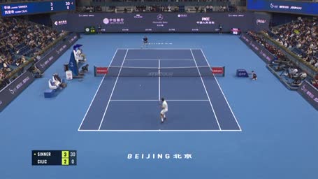 Sinner gewinnt mühelos gegen Cilic