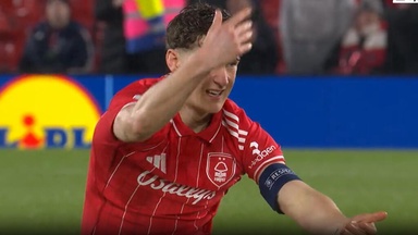 Aua! Krummer Finger wird ruckzuck eingerenkt Aua! Krummer Finger wird ruckzuck eingerenkt