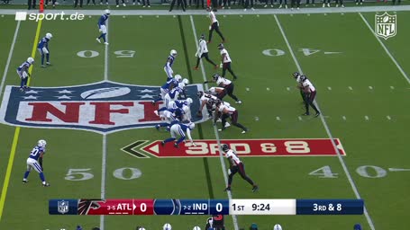 Tanzende Colts-Abwehr ebnet Weg für Scooter-Auftritt Tanzende Colts-Abwehr ebnet Weg für Scooter-Auftritt